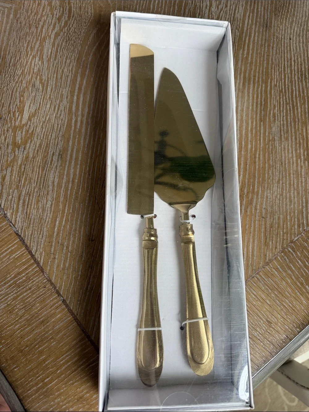 Gold Cake Server and Knife Set - Elegant Home Dining